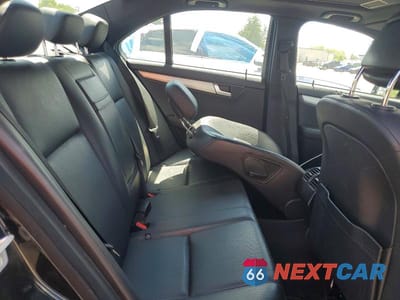 Zdjęcie 10 z 12 samochodu: 2012 MERCEDES-BENZ C 250 VIN:WDDGF4HB4CR218491 - miniatura