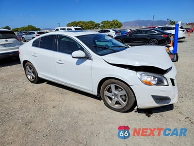 Czwarte zdjęcie samochodu z boku: 2013 VOLVO S60 T5 VIN:YV1612FH0D2171058 - miniatura
