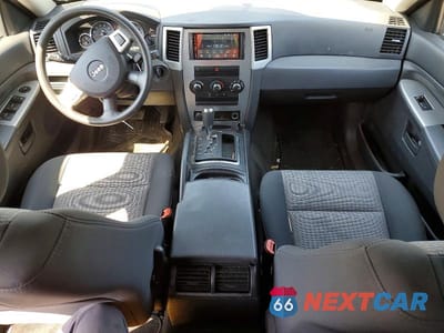 Zdjęcie 8 z 13 samochodu: 2008 JEEP GRAND CHEROKEE LAREDO VIN:1J8GR48K78C232745 - miniatura