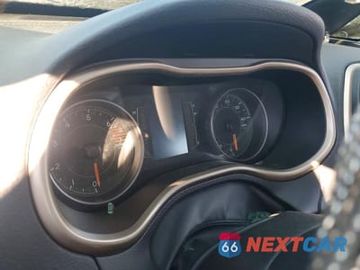 Zdjęcie 9 z 12 samochodu: 2016 JEEP CHEROKEE SPORT VIN:1C4PJLAB5GW200683 - miniatura