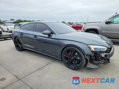 Czwarte zdjęcie samochodu z boku: 2020 AUDI S5 PREMIUM PLUS VIN:WAUC4CF53LA005582 - miniatura