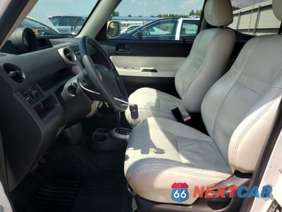 Zdjęcie 7 z 12 samochodu: 2005 TOYOTA SCION XB VIN:JTLKT324650214391 - miniatura