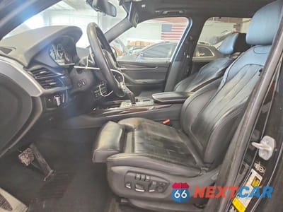 Zdjęcie 7 z 13 samochodu: 2014 BMW X5 XDRIVE50I VIN:5UXKR6C59E0J72333 - miniatura