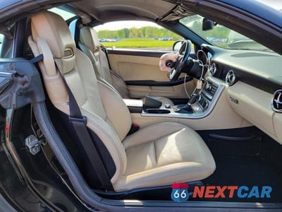 Zdjęcie 10 z 13 samochodu: 2013 MERCEDES-BENZ SLK 250 VIN:WDDPK4HA2DF055202 - miniatura