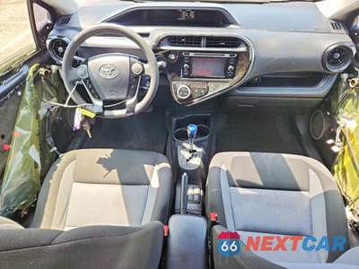 Zdjęcie 8 z 13 samochodu: 2018 TOYOTA PRIUS C TWO VIN:JTDKDTB34J1611182 - miniatura