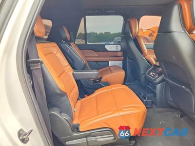 Zdjęcie 11 z 13 samochodu: 2019 LINCOLN NAVIGATOR L RESERVE VIN:5LMJJ3LT2KEL13137 - miniatura