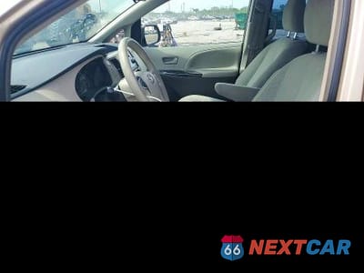 Zdjęcie 7 z 13 samochodu: 2013 TOYOTA SIENNA L 7-PASSENGER VIN:5TDZK3DC7DS287721 - miniatura