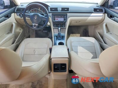 Zdjęcie 8 z 13 samochodu: 2014 VOLKSWAGEN PASSAT SE VIN:1VWBT7A34EC089544 - miniatura