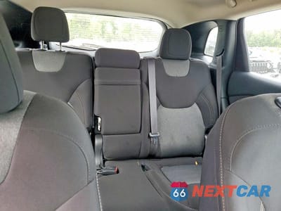 Zdjęcie 10 z 13 samochodu: 2016 JEEP CHEROKEE SPORT VIN:1C4PJMAS1GW278075 - miniatura