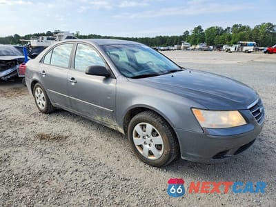 Czwarte zdjęcie samochodu z boku: 2010 HYUNDAI SONATA GLS VIN:5NPET4AC0AH581372 - miniatura