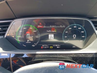 Zdjęcie 9 z 13 samochodu: 2019 AUDI E-TRON PRESTIGE VIN:WA1VAAGE2KB022741 - miniatura