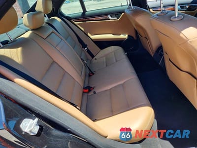 Zdjęcie 10 z 12 samochodu: 2012 MERCEDES-BENZ C 250 VIN:WDDGF4HB3CR209166 - miniatura