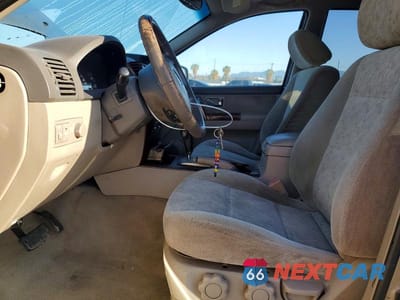 Zdjęcie 7 z 13 samochodu: 2005 KIA SORENTO LX VIN:KNDJD733755365017 - miniatura