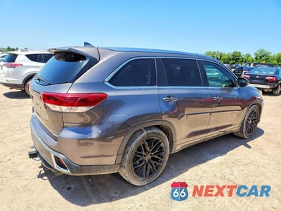 Trzecie zdjęcie samochodu z tyłu: 2017 TOYOTA HIGHLANDER LIMITED VIN:5TDYZRFH3HS203225 - miniatura