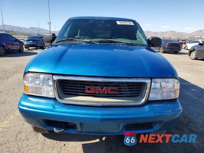 Piąte zdjęcie samochodu w środku: 2002 GMC SONOMA VIN:1GTDT19W928173963 - miniatura