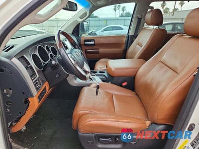 Zdjęcie 7 z 13 samochodu: 2016 TOYOTA SEQUOIA PLATINUM VIN:5TDDW5G10GS135255 - miniatura