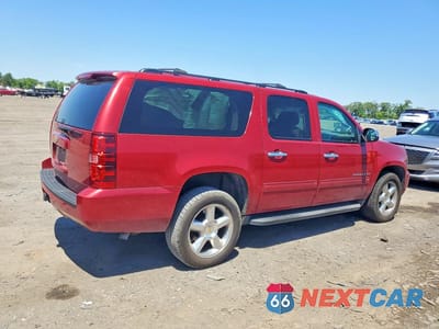 Trzecie zdjęcie samochodu z tyłu: 2014 CHEVROLET SUBURBAN K1500 LS VIN:1GNSKHE72ER180017 - miniatura