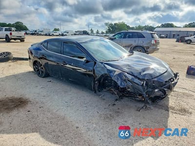 Czwarte zdjęcie samochodu z boku: 2021 NISSAN MAXIMA SR VIN:1N4AA6EV6MC502451 - miniatura