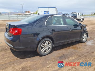 Trzecie zdjęcie samochodu z tyłu: 2007 VOLKSWAGEN JETTA 2.5 OPTION PACKAGE 1 VIN:3VWRF71K37M045520 - miniatura