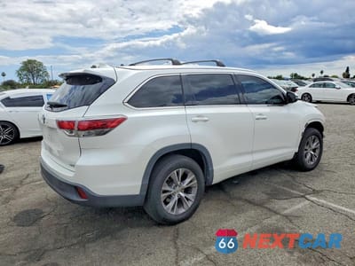 Trzecie zdjęcie samochodu z tyłu: 2015 TOYOTA HIGHLANDER XLE VIN:5TDKKRFH1FS090172 - miniatura