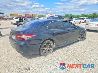 Trzecie zdjęcie samochodu z tyłu: 2018 TOYOTA CAMRY L VIN:4T1B11HK9JU522505 - miniatura