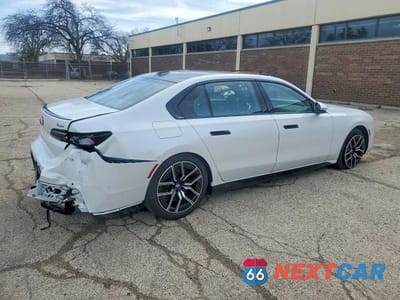 Trzecie zdjęcie samochodu z tyłu: 2026 BMW 760 XI VIN:WBA33EJ01TCW60211 - miniatura