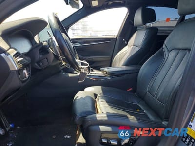 Zdjęcie 7 z 12 samochodu: 2020 BMW M550XI VIN:WBAJS7C02LBN96219 - miniatura