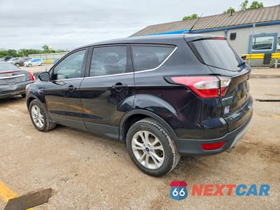 Drugie zdjęcie samochodu z przodu: 2017 FORD ESCAPE SE VIN:1FMCU0GD3HUD83457 - miniatura