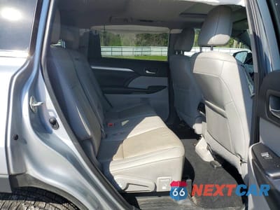 Zdjęcie 11 z 14 samochodu: 2019 TOYOTA HIGHLANDER XLE VIN:5TDJZRFH6KS611324 - miniatura