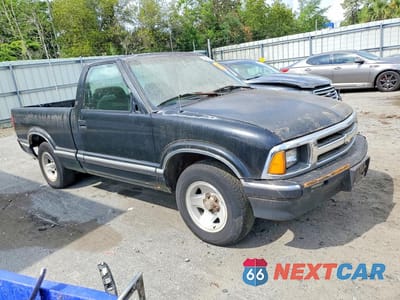Czwarte zdjęcie samochodu z boku: 1996 CHEVROLET S TRUCK VIN:1GCCS1440T8178703 - miniatura