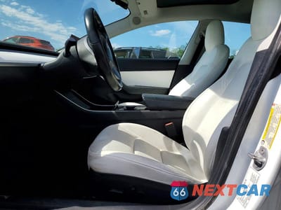 Zdjęcie 7 z 13 samochodu: 2019 TESLA MODEL 3 VIN:5YJ3E1EA1KF417816 - miniatura