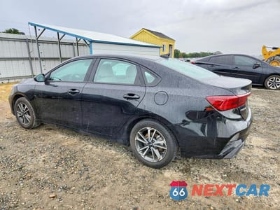Drugie zdjęcie samochodu z przodu: 2023 KIA FORTE LXS VIN:3KPF24AD2PE593102 - miniatura