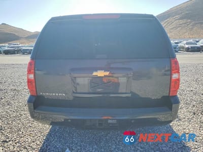 Zdjęcie 6 z 12 samochodu: 2013 CHEVROLET SUBURBAN C1500 LT VIN:1GNSCJE02DR218173 - miniatura