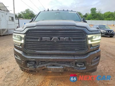 Piąte zdjęcie samochodu w środku: 2019 RAM 2500 LARAMIE VIN:3C6UR5NL1KG653675 - miniatura