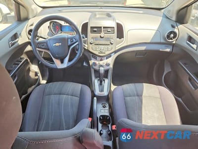 Zdjęcie 8 z 12 samochodu: 2014 CHEVROLET SONIC LT VIN:1G1JC5SH8E4173169 - miniatura