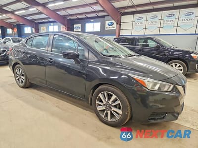 Czwarte zdjęcie samochodu z boku: 2020 NISSAN VERSA SV VIN:3N1CN8EV4LL826040 - miniatura
