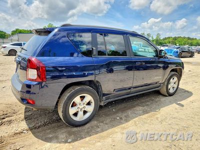 Trzecie zdjęcie samochodu z tyłu: 2017 JEEP COMPASS SPORT VIN:1C4NJCBA1HD165943 - miniatura