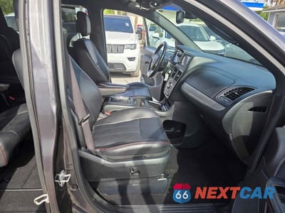 Piąte zdjęcie samochodu w środku: 2019 DODGE GRAND CARAVAN GT VIN:2C4RDGEGXKR760102 - miniatura