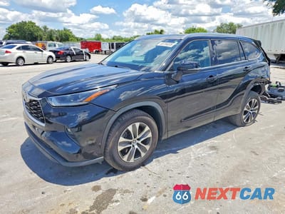 2021 TOYOTA HIGHLANDER XLE 5TDGZRAH8MS086366 - główne zdjęcie licytacji z USA - miniatura