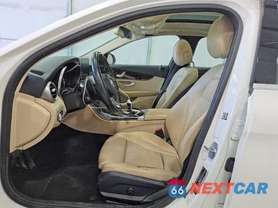 Zdjęcie 7 z 12 samochodu: 2016 MERCEDES-BENZ C 300 VIN:55SWF4JBXGU173017 - miniatura