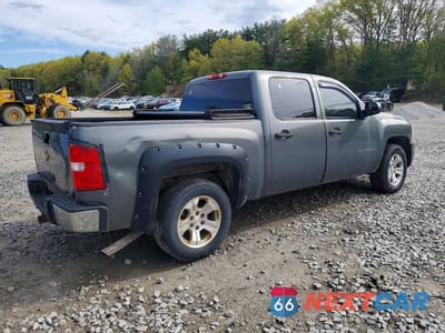 Trzecie zdjęcie samochodu z tyłu: 2011 CHEVROLET SILVERADO K1500 HYBRID VIN:3GCUKUEJ9BG126618 - miniatura