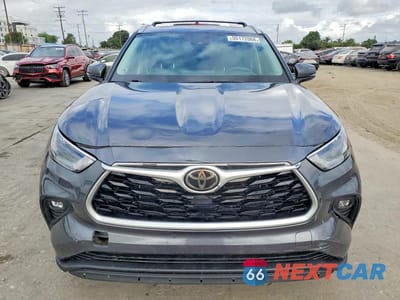 Piąte zdjęcie samochodu w środku: 2023 TOYOTA HIGHLANDER HYBRID XLE VIN:5TDKBRCH1PS566149 - miniatura
