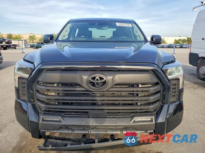 Piąte zdjęcie samochodu w środku: 2022 TOYOTA TUNDRA SR5 VIN:5TFLA5DB2NX053946 - miniatura