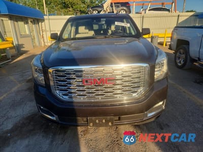 Piąte zdjęcie samochodu w środku: 2018 GMC YUKON 1500 VIN:1GKS2HKJ2JR154430 - miniatura