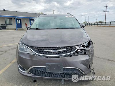 Piąte zdjęcie samochodu w środku: 2017 CHRYSLER PACIFICA TOURING L VIN:2C4RC1BG0HR803858 - miniatura