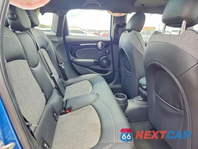 Zdjęcie 10 z 12 samochodu: 2023 MINI COOPER S VIN:WMW53DK06P2S64367 - miniatura
