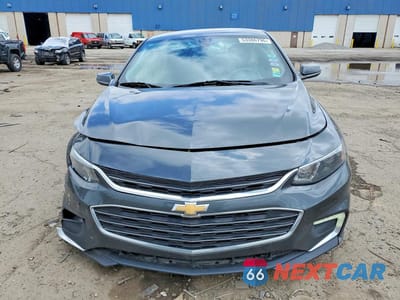 Piąte zdjęcie samochodu w środku: 2017 CHEVROLET MALIBU LT VIN:1G1ZE5ST4HF213340 - miniatura