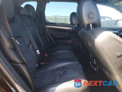 Zdjęcie 11 z 13 samochodu: 2009 PORSCHE CAYENNE GTS VIN:WP1AD29P79LA62431 - miniatura