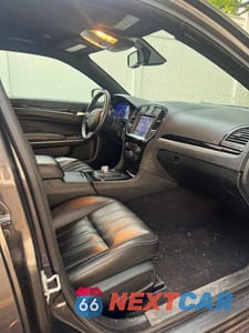 Piąte zdjęcie samochodu w środku: 2020 CHRYSLER 300 S VIN:2C3CCABG5LH158682 - miniatura