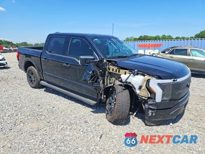Czwarte zdjęcie samochodu z boku: 2025 FORD F150 LIGHTNING XLT VIN:1FTVW3LK4SWG19123 - miniatura